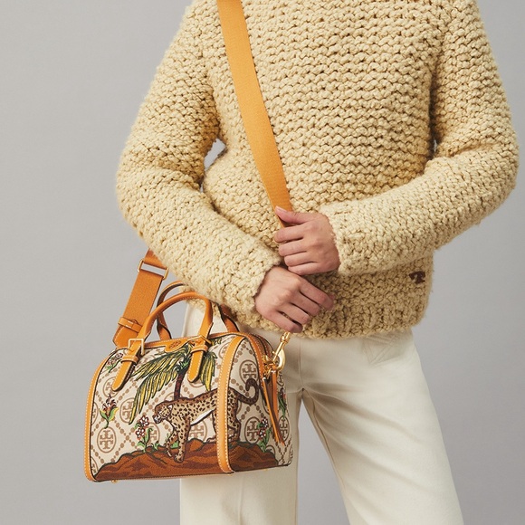 S⭕️LD‼️New Tory Burch T Monogram Jacquard Embroidered Duffle in Hazel - Picture 9 of 9